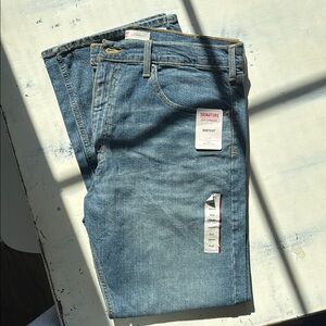 Signature Levi Strauss Men’s Jeans